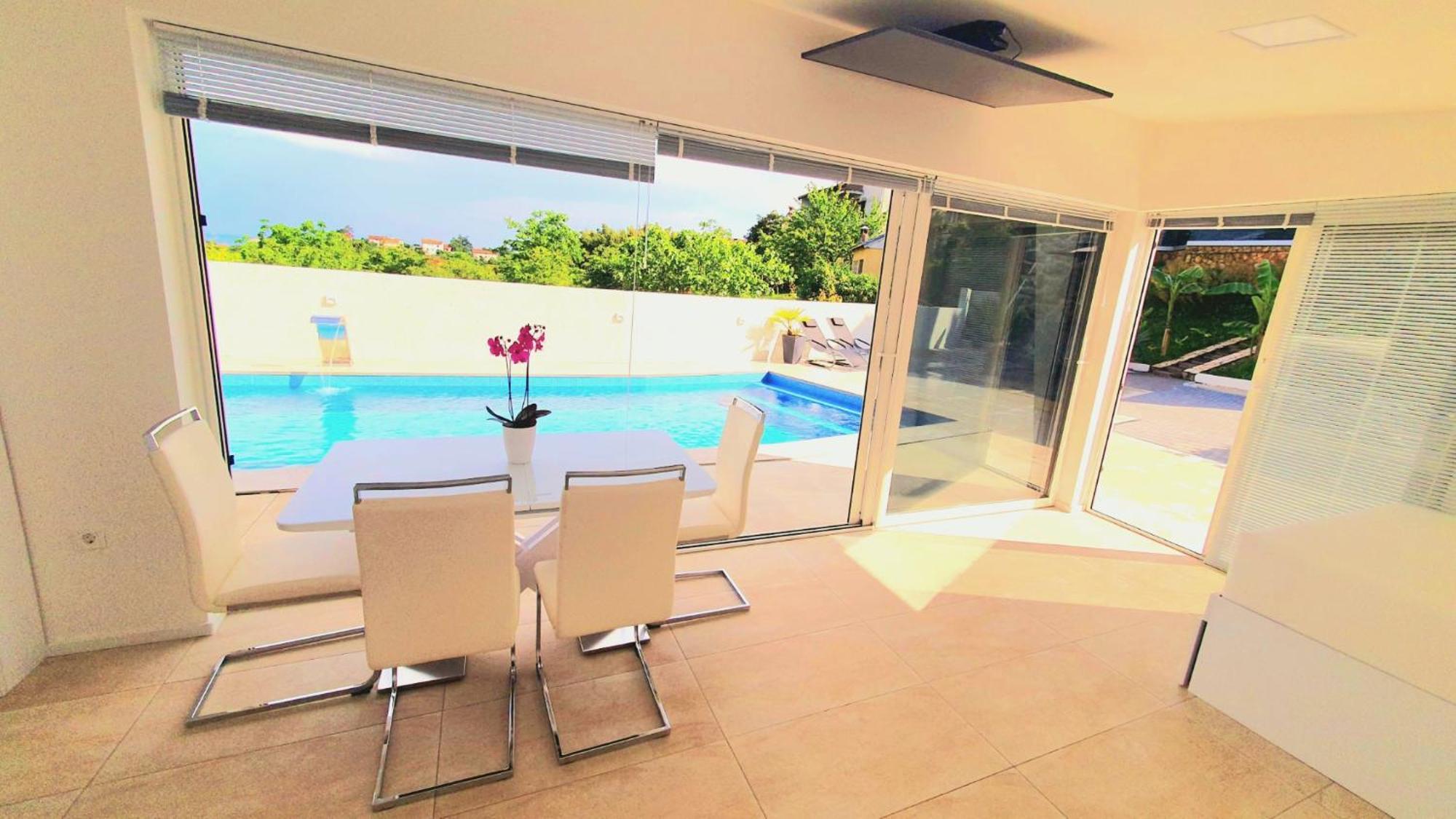 Luxury Villa With Jacuzzi And Swimming Pool 오파티아 외부 사진